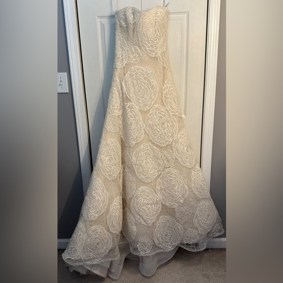 Vera Wang luxe Bridal Gown Black And White Size 10. 2014 Runway. Lace - Picture 14 of 16